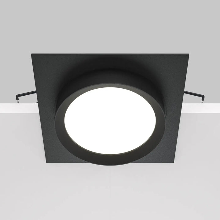 Spot semi-encastré cadre carré noir avec diffuseur en verre dépoli circulaire disque lumineux