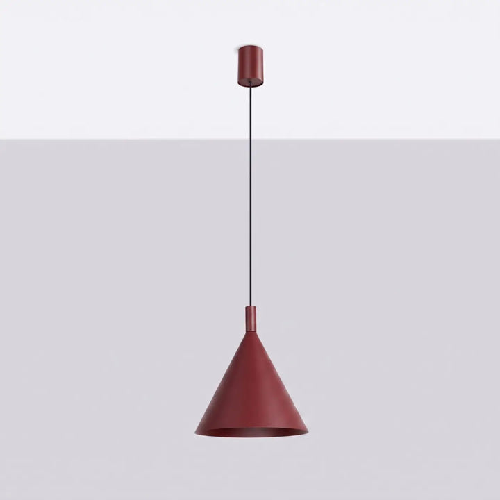 Suspension Luminaire bordeaux éteinte, vue rapprochée