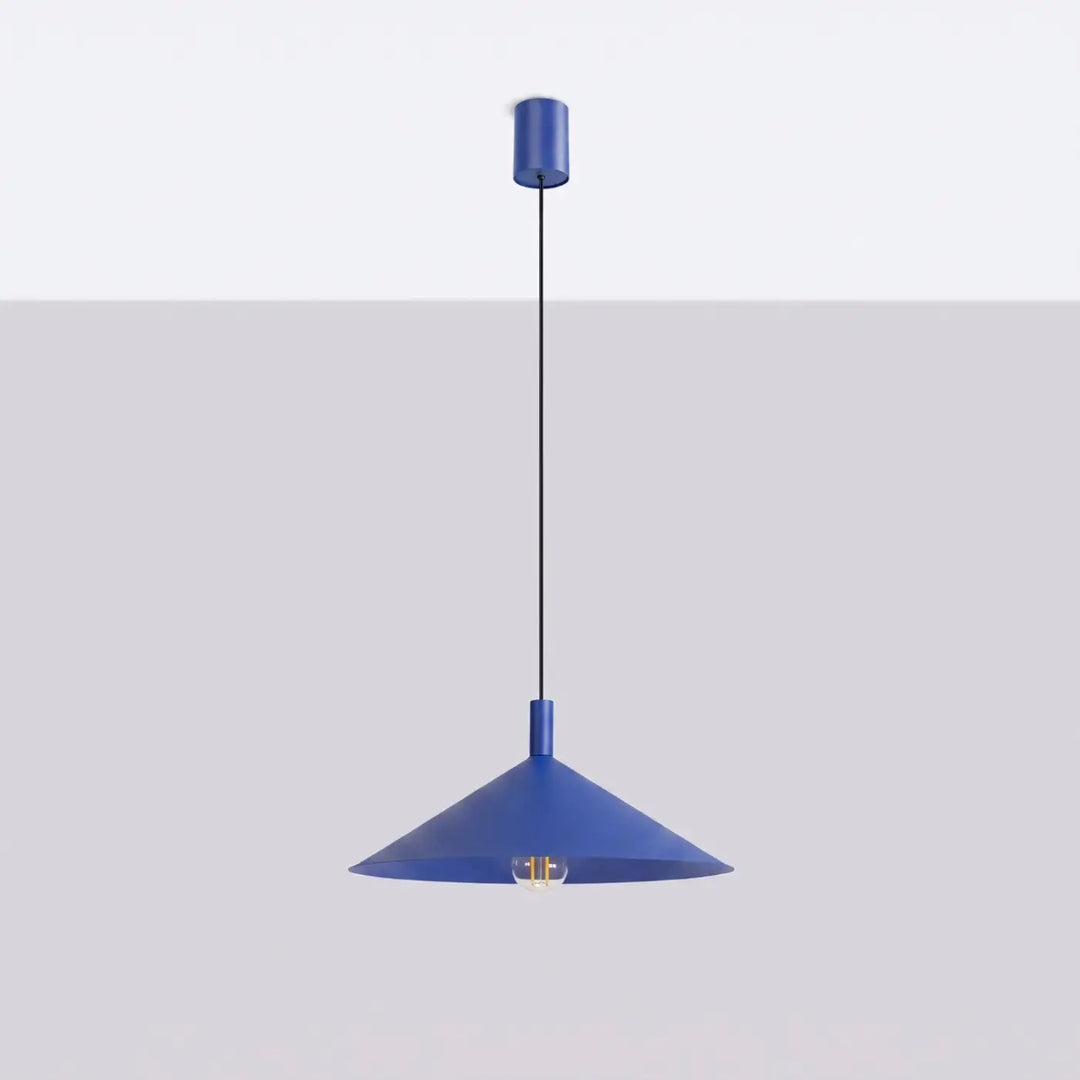 Suspension Luminaire outremer éteinte, vue rapprochée