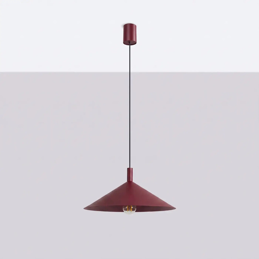 Suspension Luminaire bordeaux éteinte, vue rapprochée
