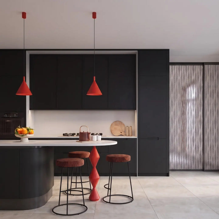 Suspension Luminaire rouge dans un intérieur contemporain