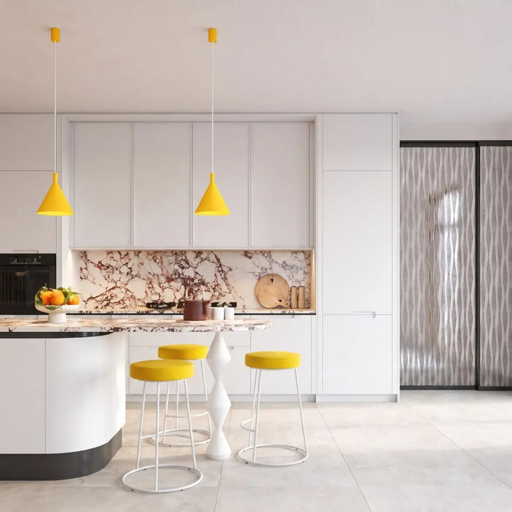 Suspension Luminaire jaune dans un intérieur contemporain