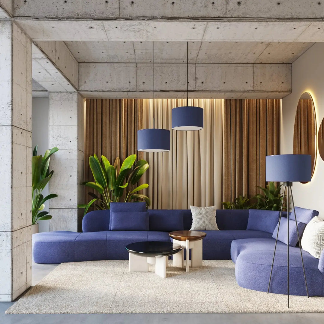 Suspension bleu marine/noir dans un intérieur contemporain