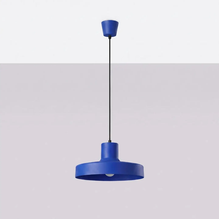 Suspension Luminaire outremer éteinte, vue rapprochée