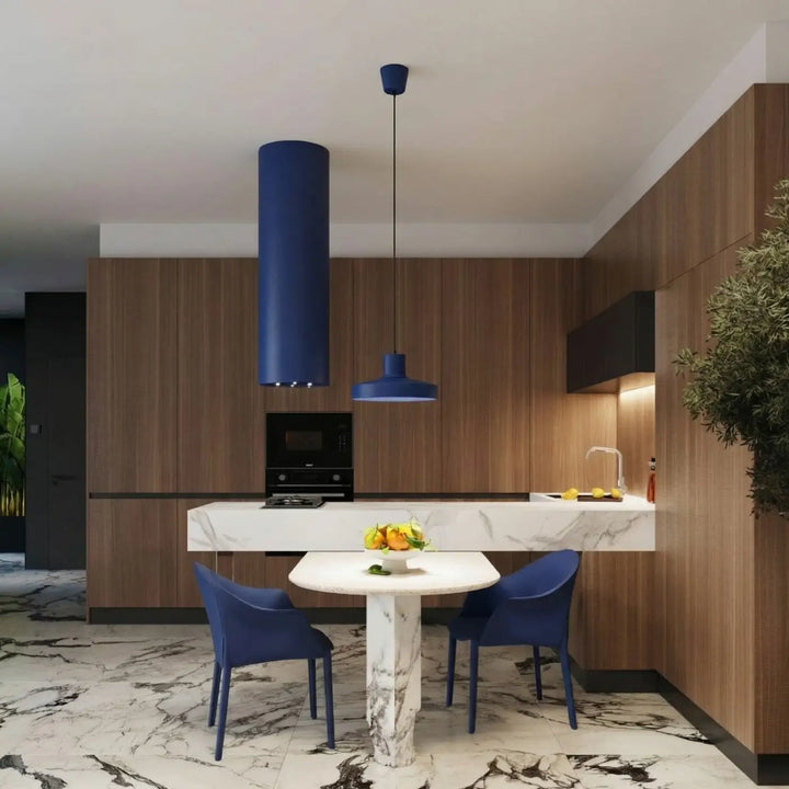 Suspension Luminaire outremer dans un intérieur contemporain