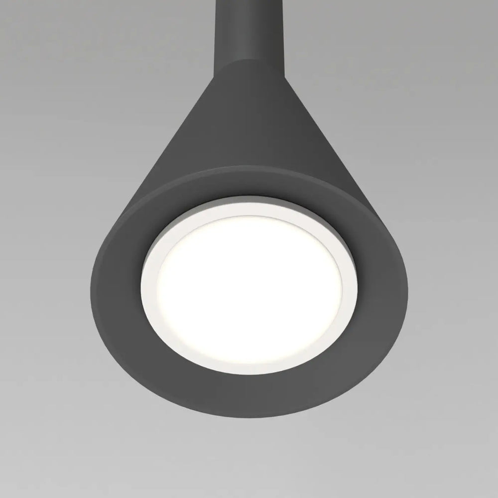 Suspension luminaire arrow noir moderne avec culot gu10 et led circulaire au centre au-dessus d’un îlot