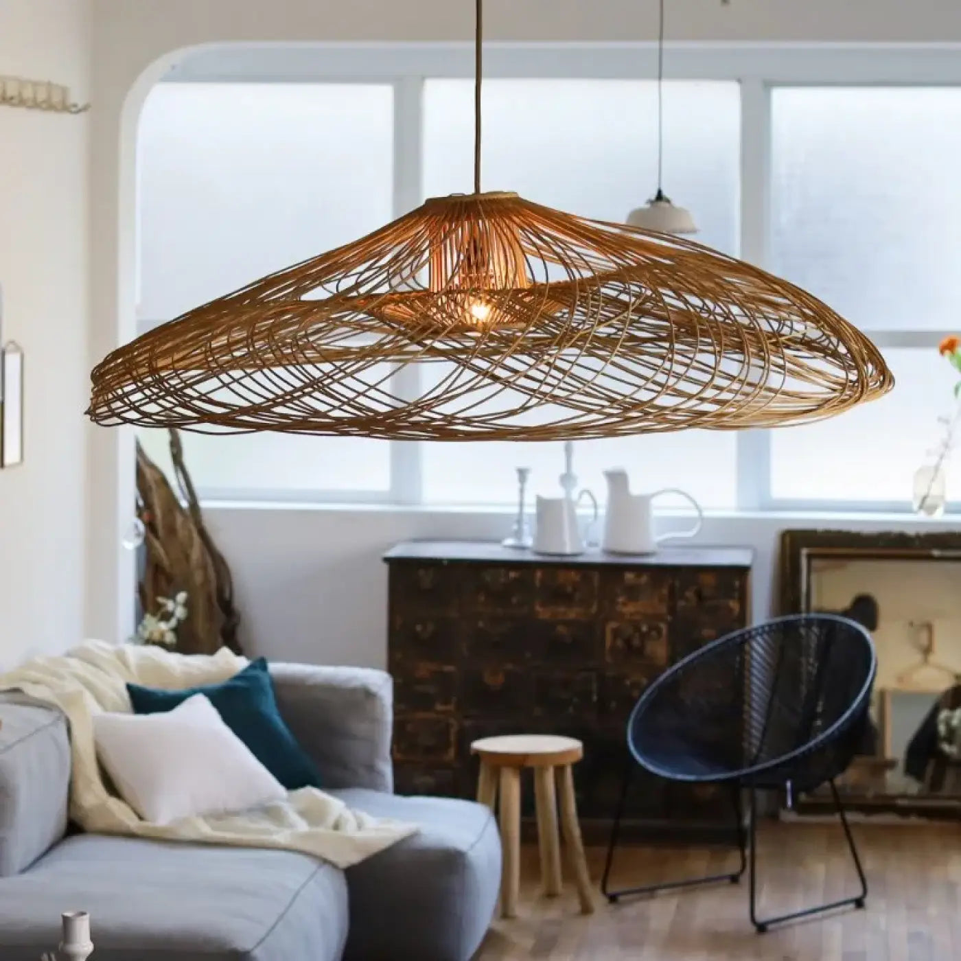 Suspension Unique En Bois Peint Et Tressé – Luminaire Designer, Douille E27