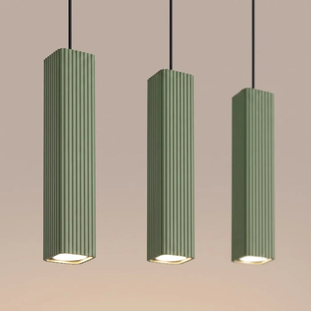 Suspension Rayo vert olive en ligne à 3 tubes cannelés, détail des cannelures