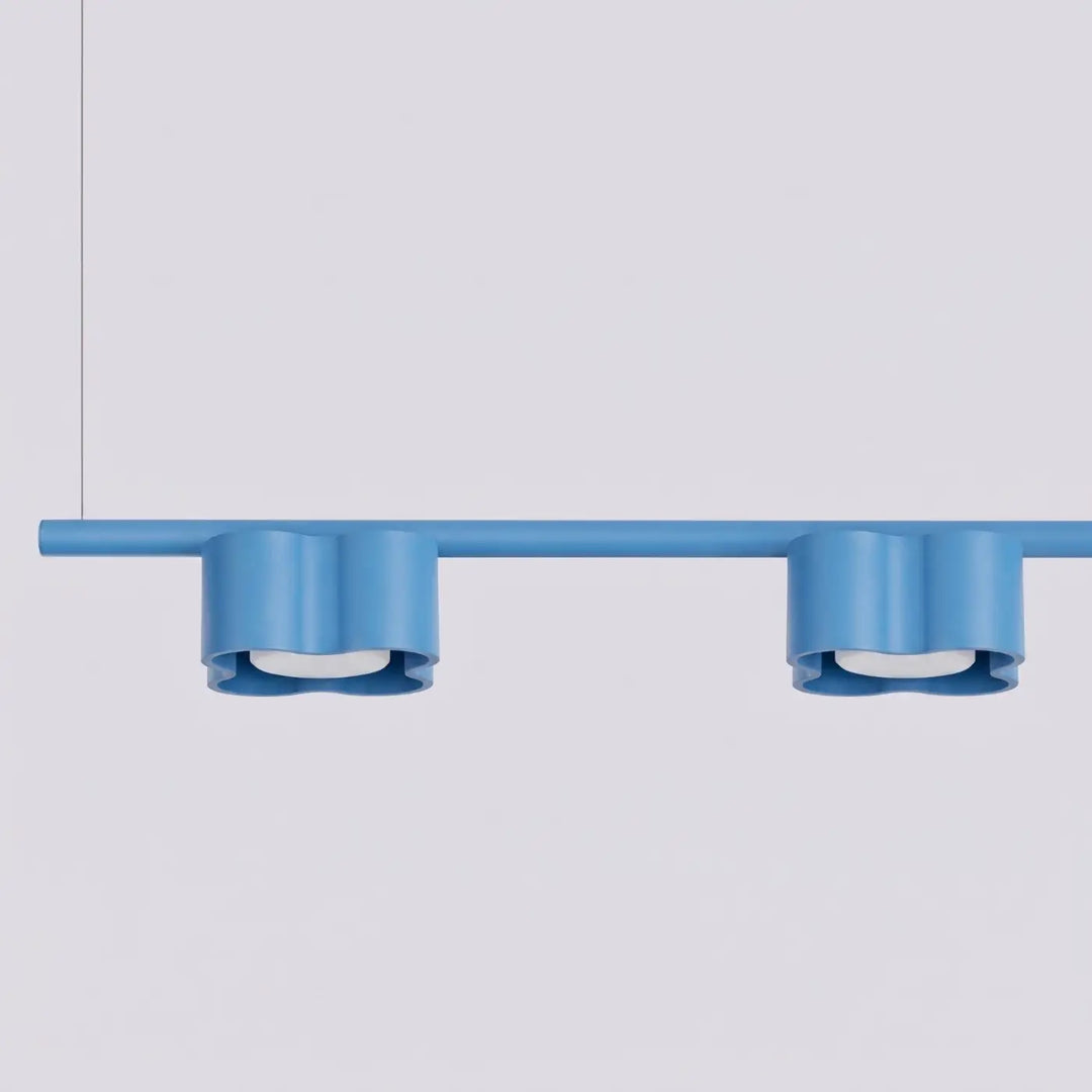 Suspension Ovio bleu azur en aluminium, détail du contour ondulé