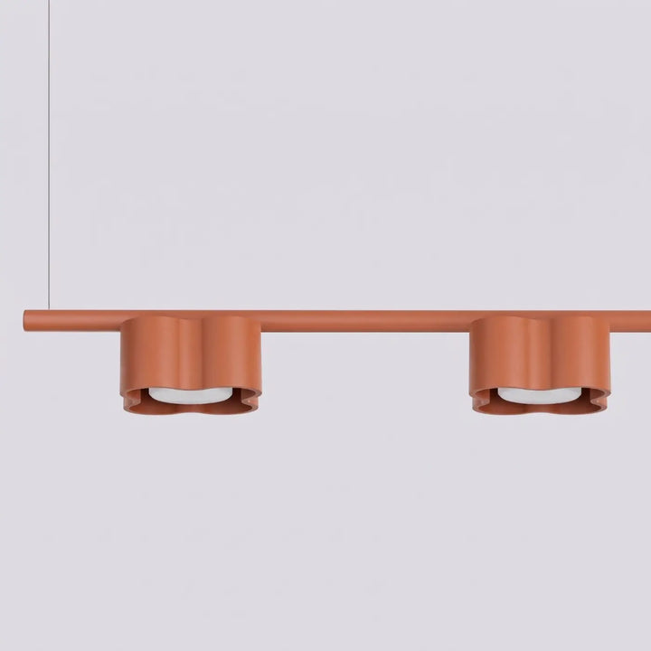 Suspension Ovio ocre rouge en aluminium, détail du contour ondulé