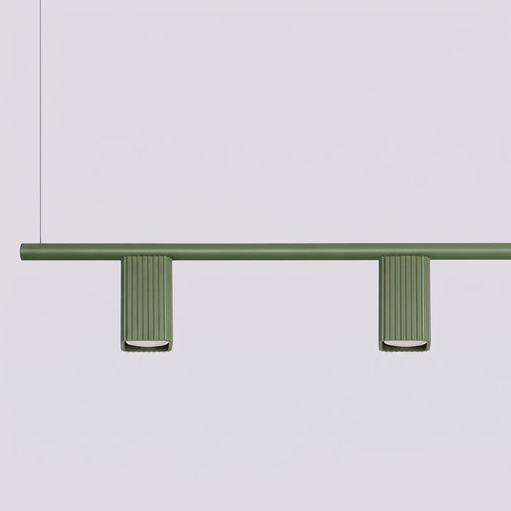 Suspension Rayo vert olive en aluminium, détail des cannelures