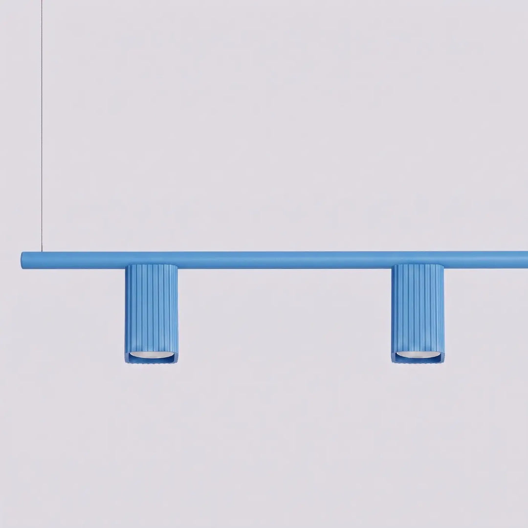 Suspension Rayo bleu azur en aluminium, détail des cannelures