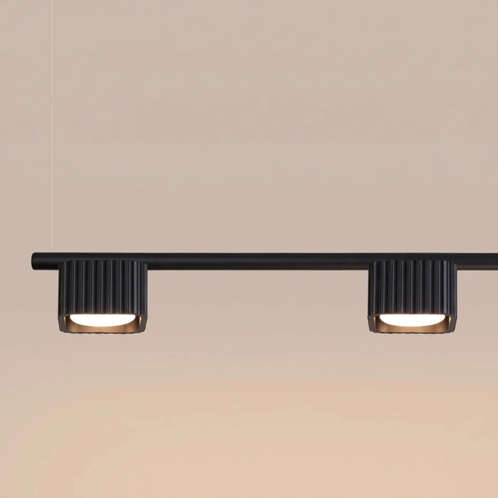 Suspension Riff noire en aluminium, détail des cannelures