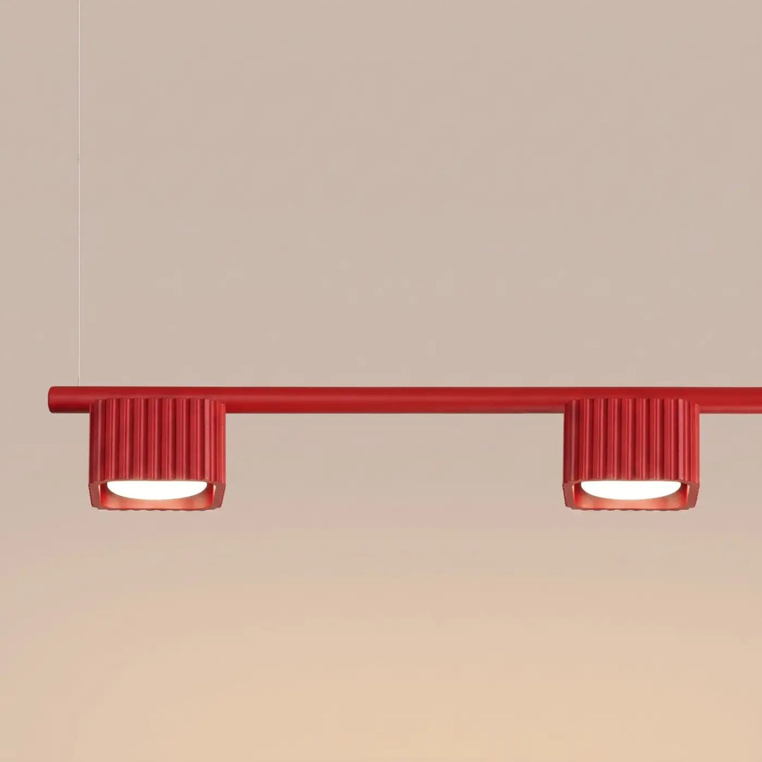 Suspension Riff rouge en aluminium, détail des cannelures