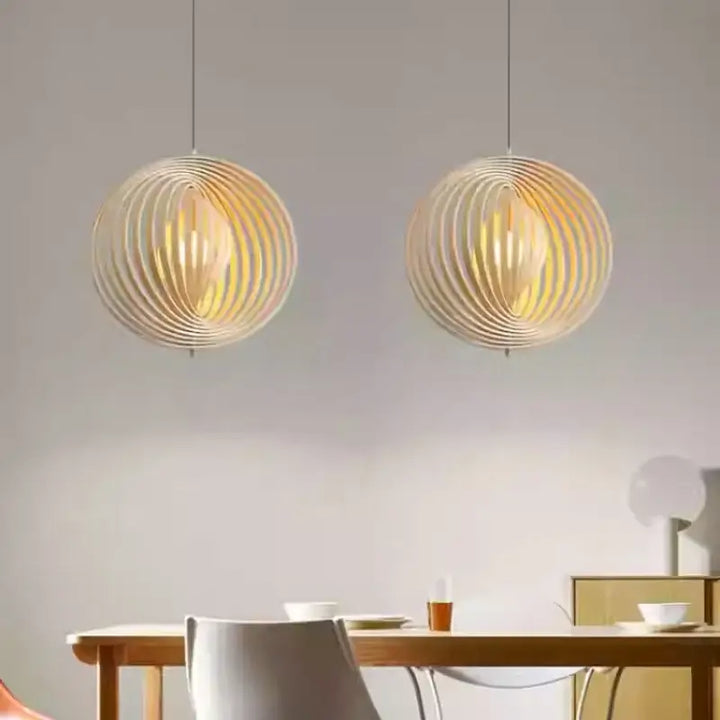 Suspension en bois design spirale pour salon ou salle à manger