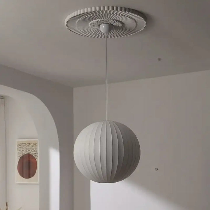 Suspension boule blanche plissée style scandinave moderne

