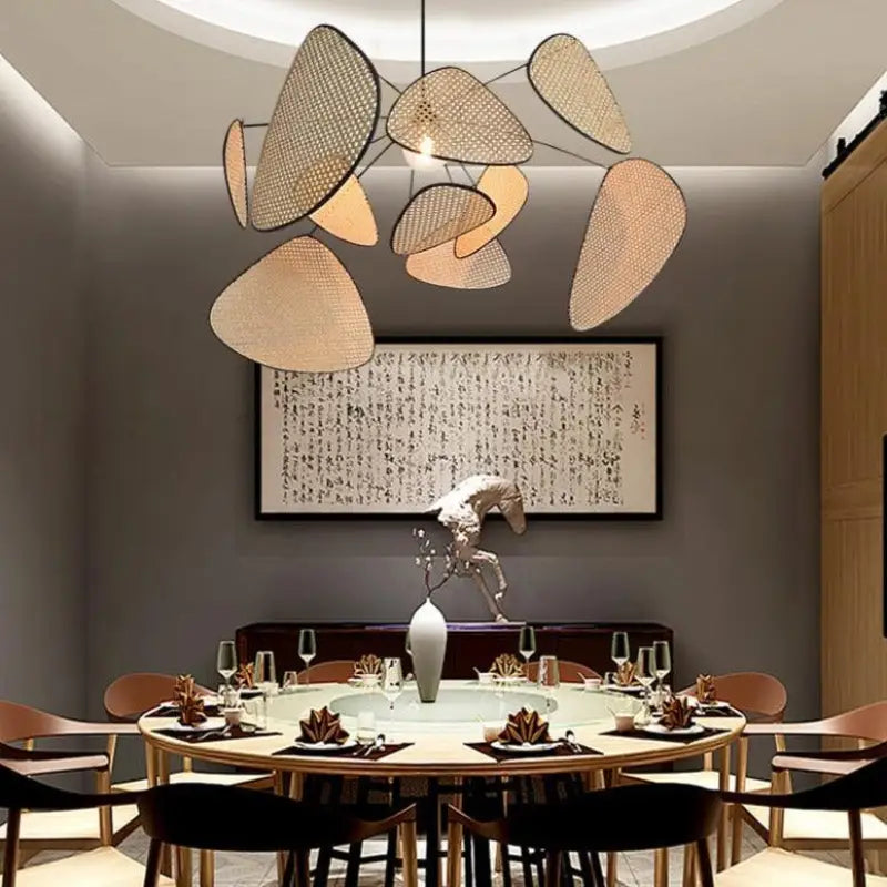 Suspension En Cannage Forme Pétales Flottants