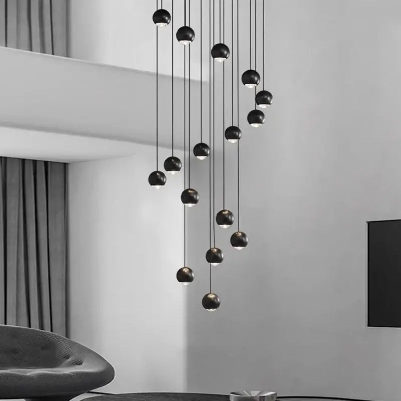 Suspension Cascade Moderne Boules Noires Pour Escalier