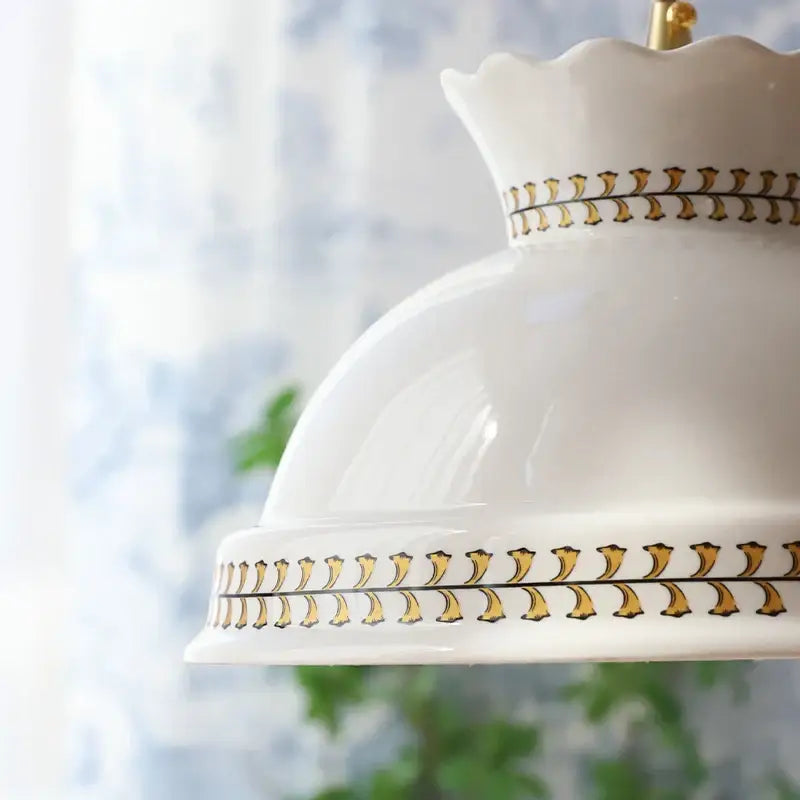 Suspension en céramique blanche style champêtre raffiné