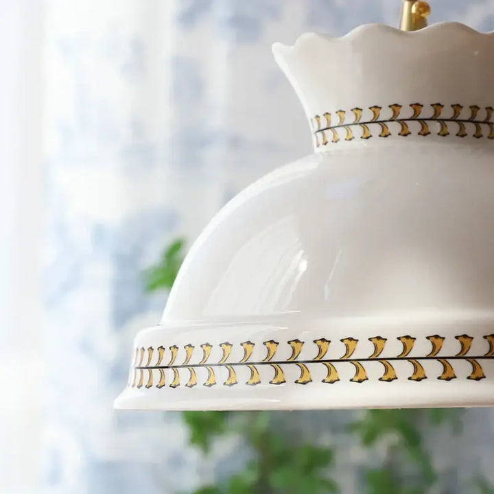 Suspension en céramique blanche style champêtre raffiné