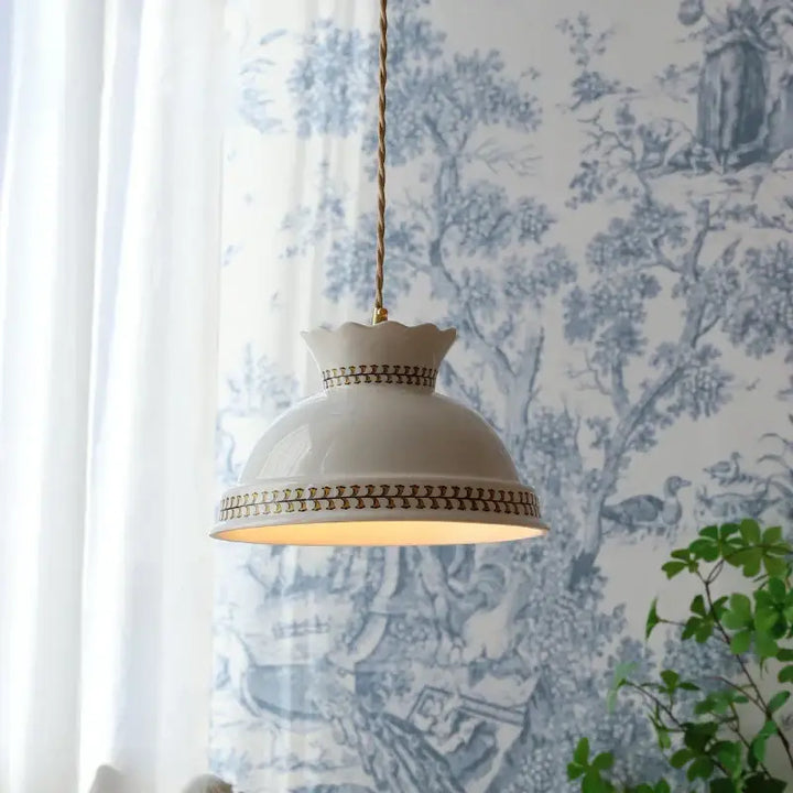 Suspension en céramique blanche style champêtre raffiné