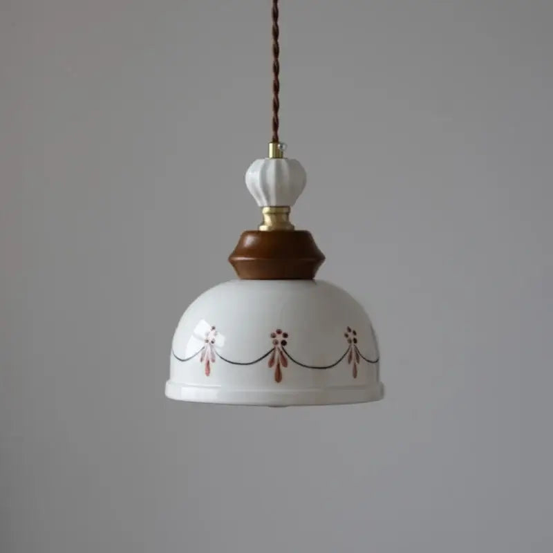 Suspension céramique blanche style classique avec ornement floral