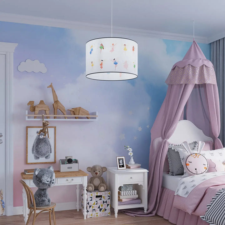 Suspension Fairy multicolore à motif de fées dans une chambre d'enfant