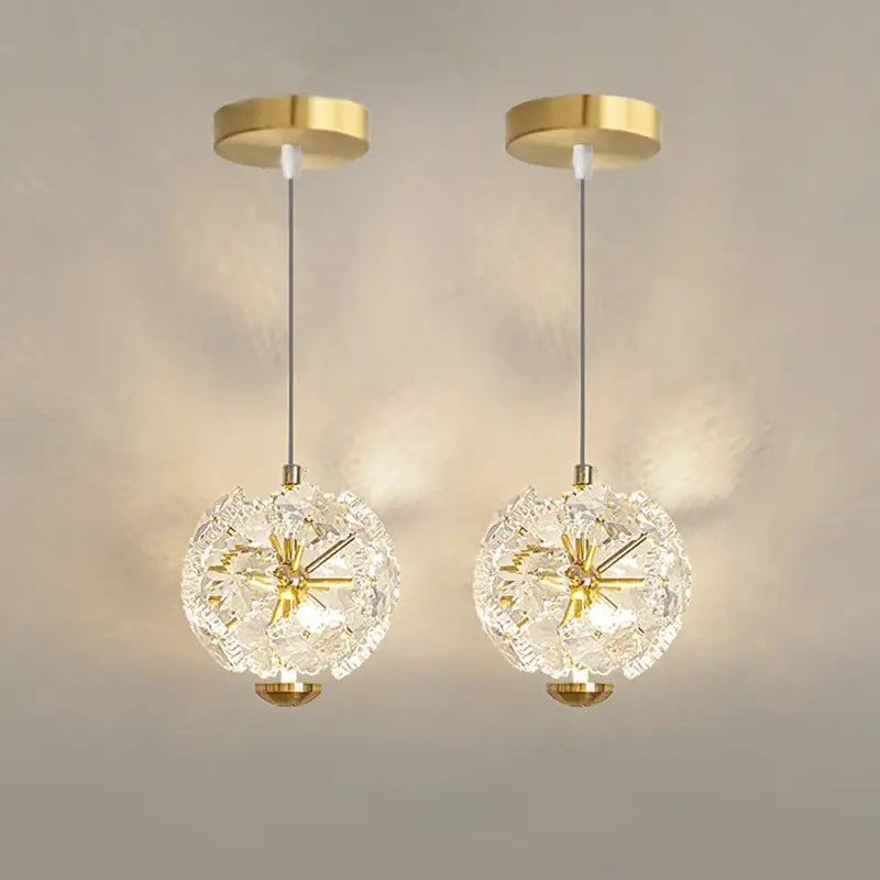 Suspension Cristal Cube Transparent Et Structure Dorée Moderne