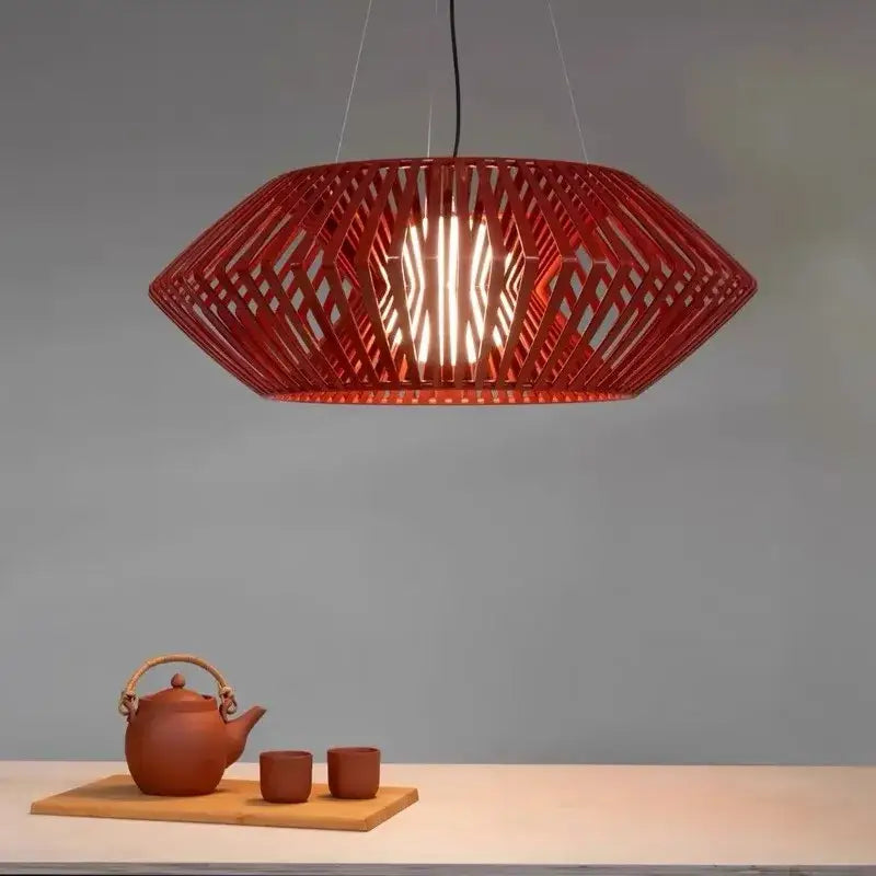 Suspension design ajourée en bois moderne pour salle à manger

