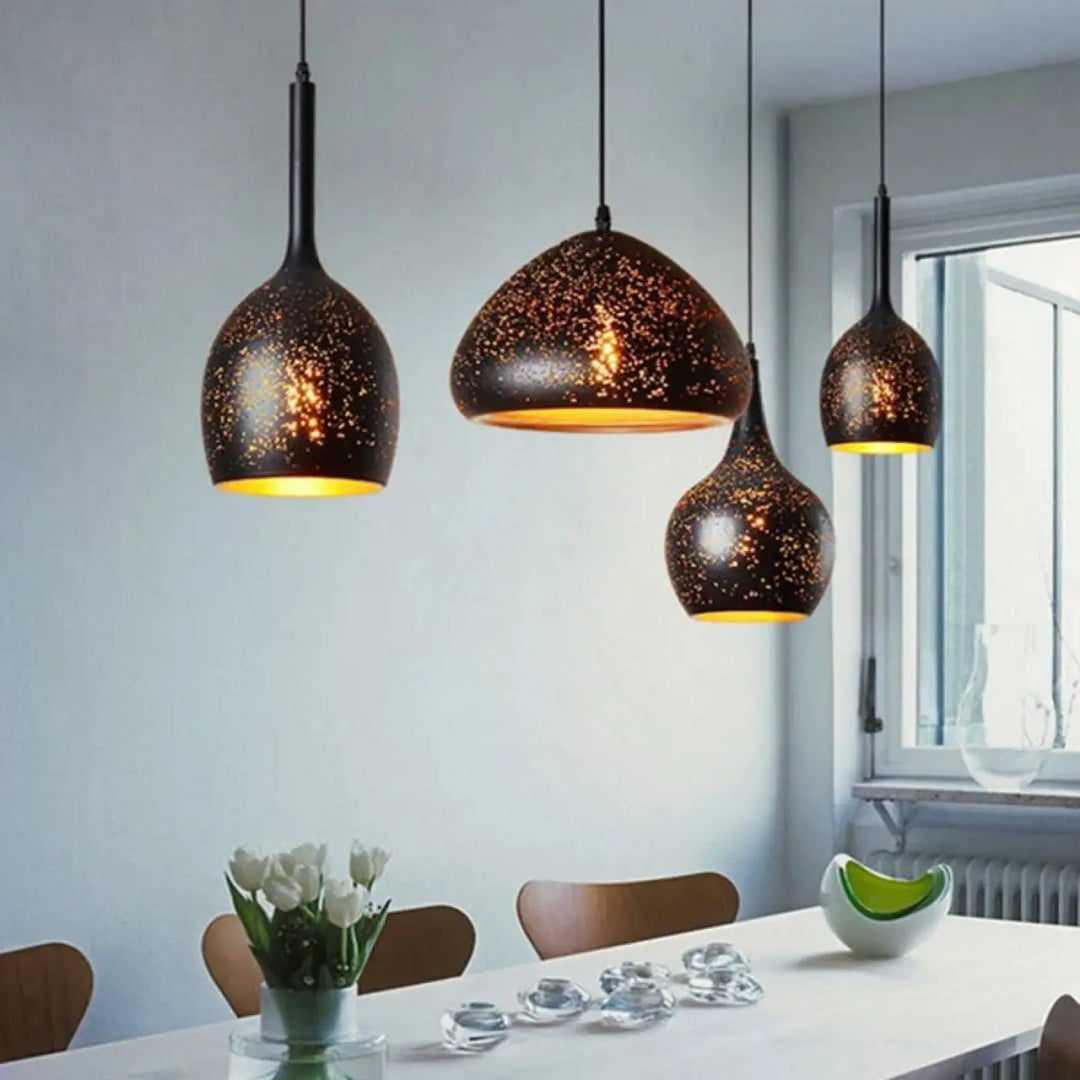 Suspension design artistique noir mat lumière dorée moderne