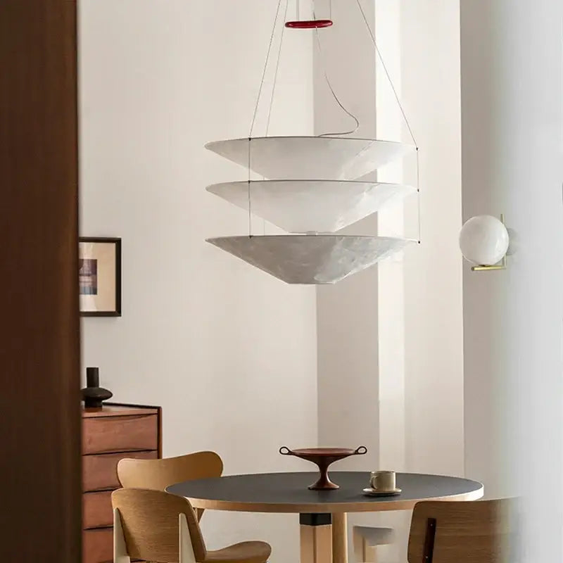 Suspension design blanche moderne en papier avec abat-jour empilé

