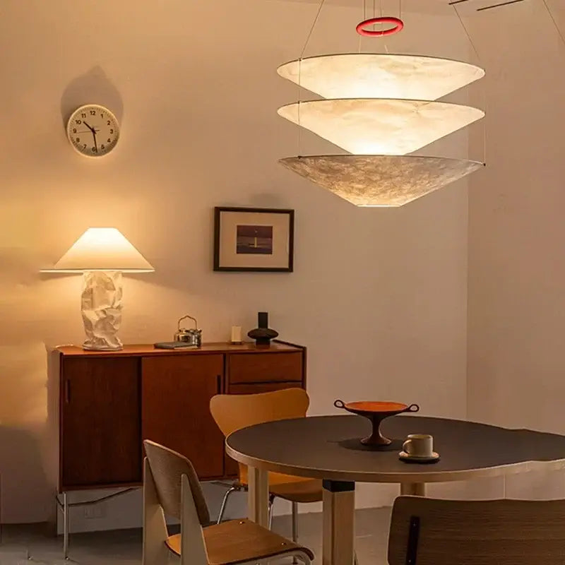 Suspension design blanche moderne en papier avec abat-jour empilé

