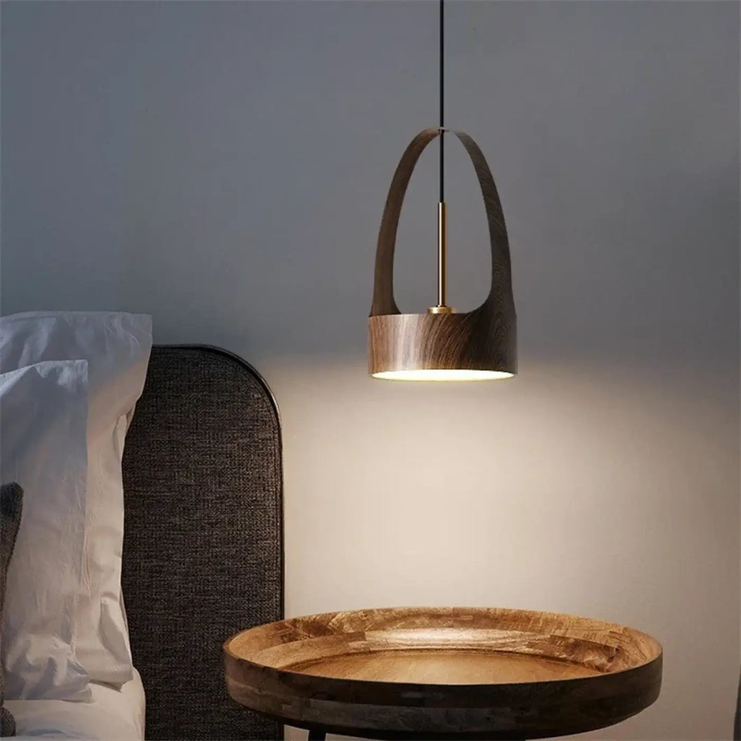 Suspension design bois moderne avec abat-jour cylindrique élégant

