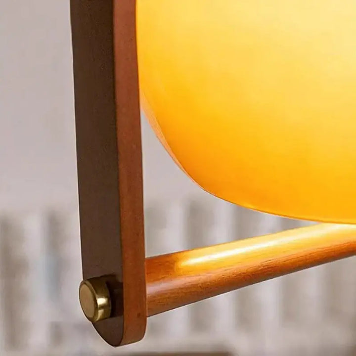 Suspension Design Demi Sphère Jaune Ambre Et Métal Style Élégant