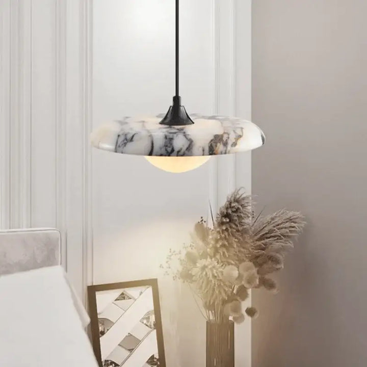 Suspension Design Avec Disque En Marbre Et Demi-Sphère

