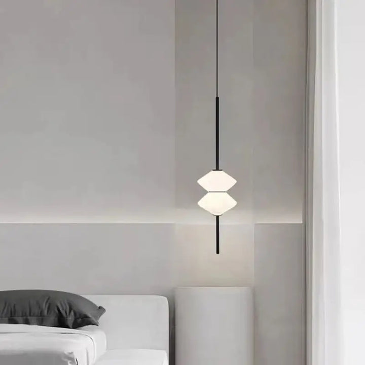 Suspension Design Minimaliste Blanche Avec Câble Élégance