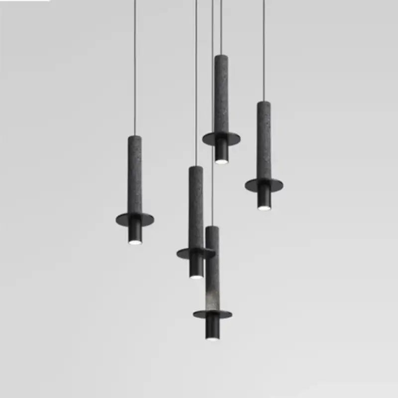 Suspension design minimaliste tube en pierre et laiton