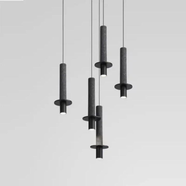 Suspension design minimaliste tube en pierre et laiton