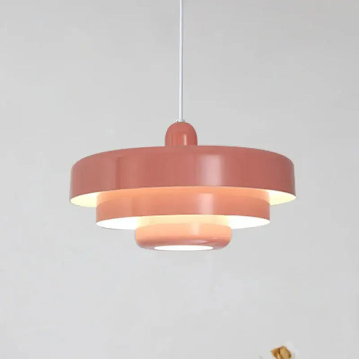 Suspension design moderne étages couleurs vives style scandinave