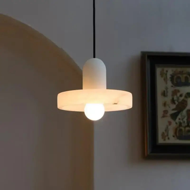 Suspension design moderne en pierre naturelle blanche

