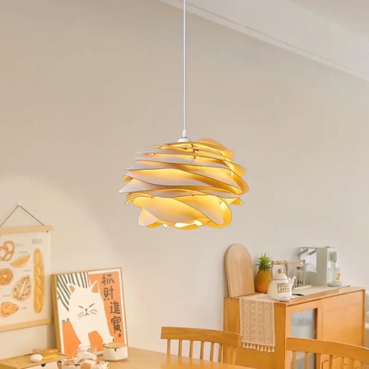 Suspension design ondulée blanche effet pétales lumineux