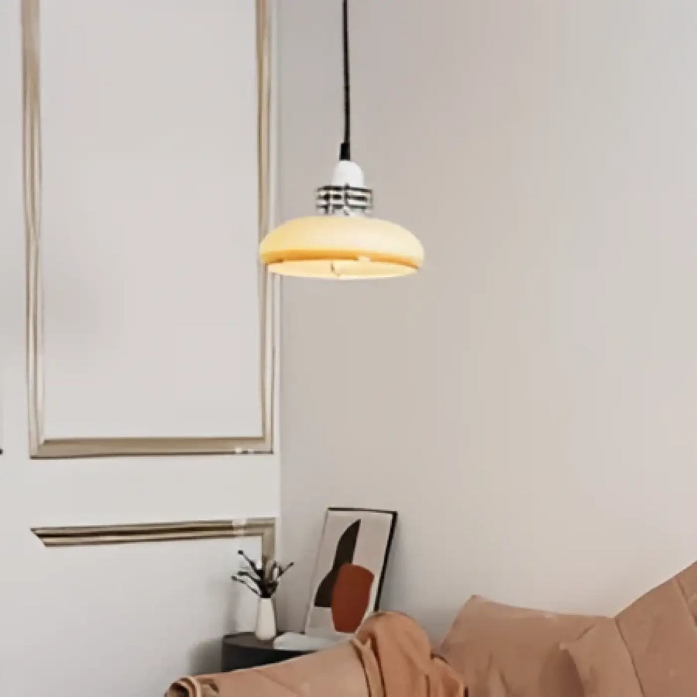 Suspension luminaire camila design rétro avec lumière chaude et design minimaliste suspendu élégant et doux