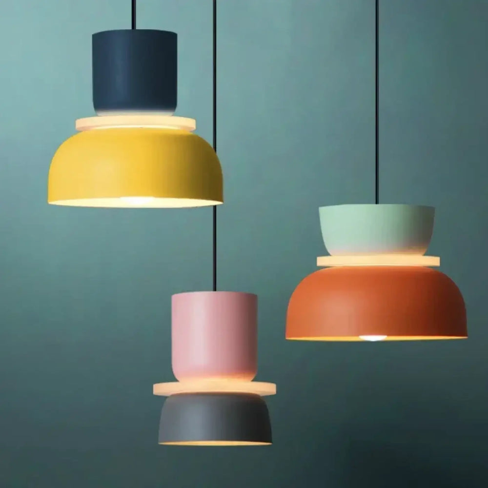 Suspension luminaire koppa avec tasses superposées en design scandinave aux couleurs pastel mat jaune rose vert menthe orange