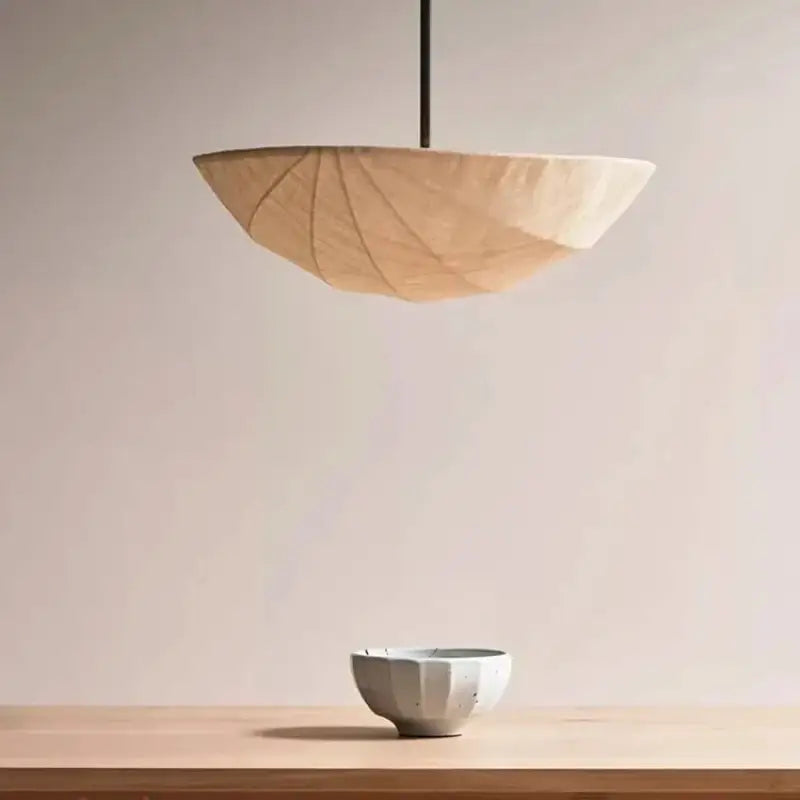Suspension design sculpté forme feuille moderne