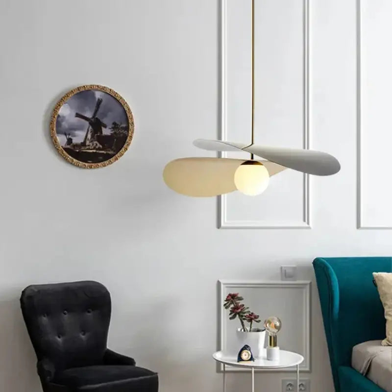 Suspension Design Trois Pales Blanc Et Doré Moderne

