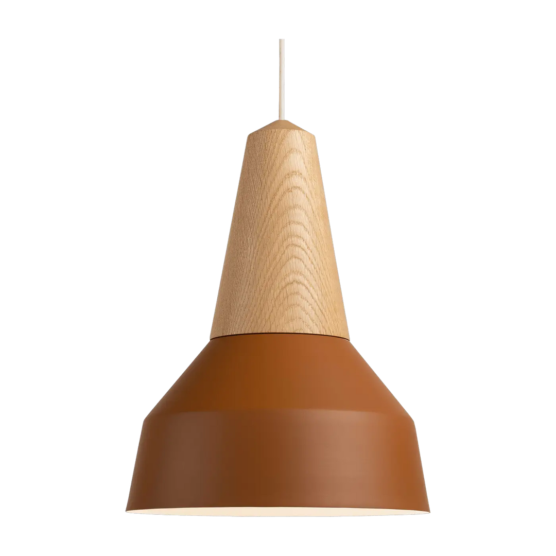 Suspension Eikon Basic en chêne avec abat-jour ambré #couleur_marron