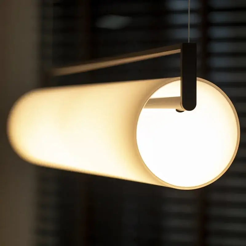 Suspension Élégante Opaline Pour Salle À Manger Intime