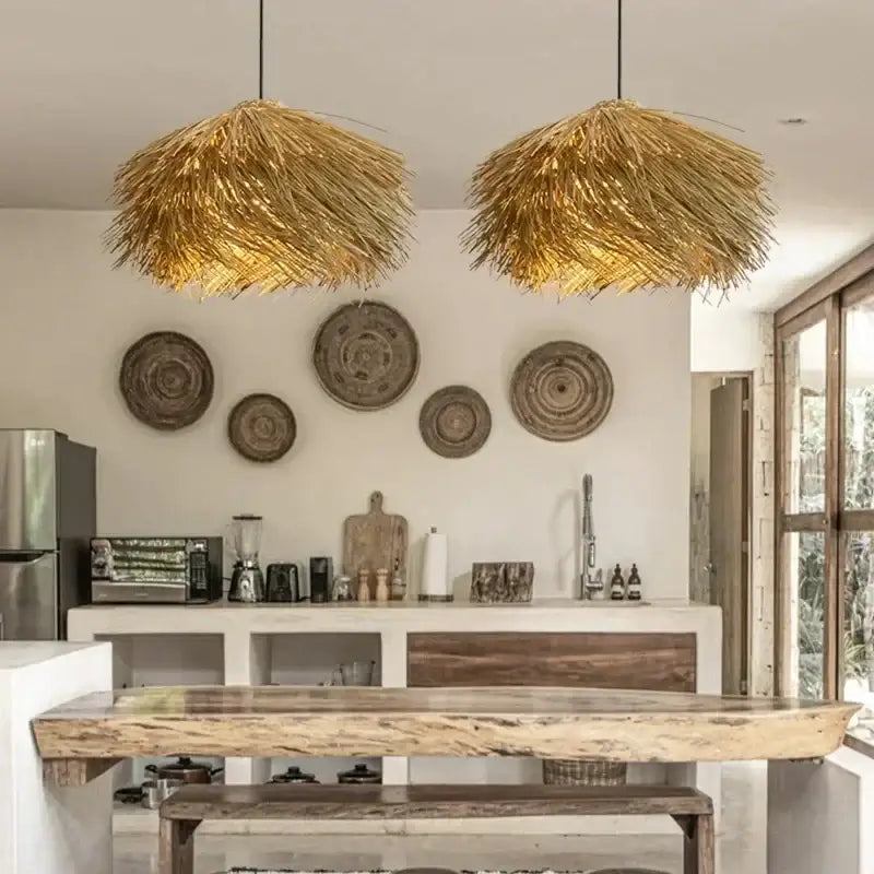 Suspension en paille naturelle style bohème chic lumineux


