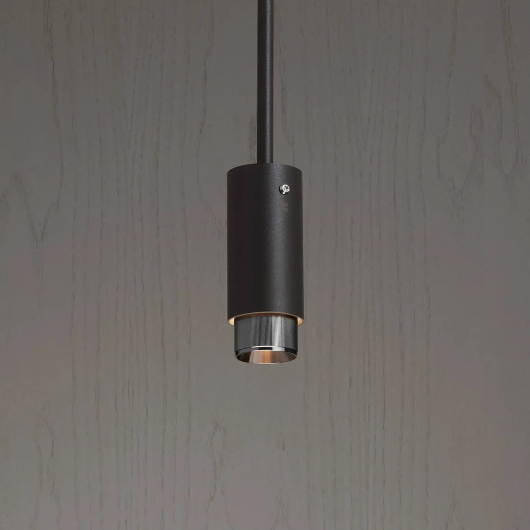 Suspension Exhaust à gravure alignée Graphite finition acier, vue 2 #couleur_argent