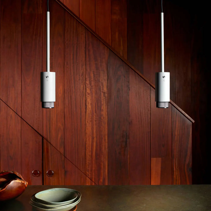 Suspension Exhaust dans un intérieur #couleur_argent